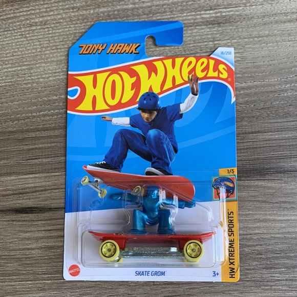 Tony Hawk Skate Grom Hot Wheels Xtreme Sports Hotwheels Skateboard  & Rider - Picture 4 of 4